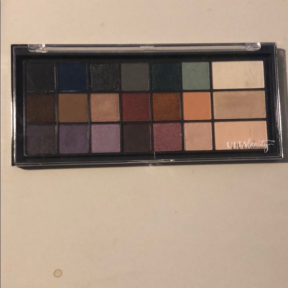 Ulta beauty 18 eye shadow kit NEW